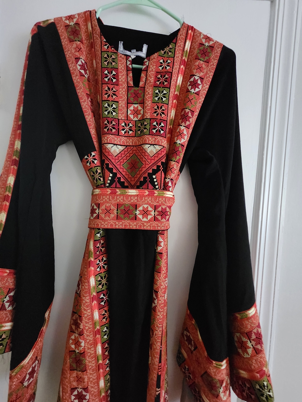 Thobe With Matching Belt And Tatreez